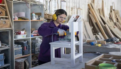 Mersinde geri dönüşüm atölyesinde atıklar yeniden üretime kazandırılıyor