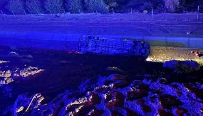 Mersinde işçi servisi uçuruma yuvarlandı: 13 yaralı