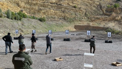 Mersinde orman muhafaza personeline atış eğitimi