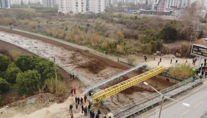 Mersinde şiddetli yağış sel ve su taşkınlarına neden oldu