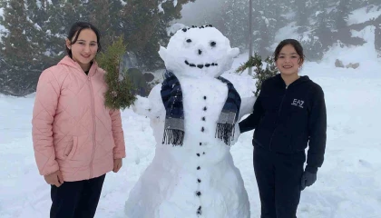 Mersinin yüksek kesimlerinde kar sevinci