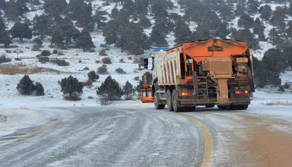 Mersinin yüksek kesimlerinde karla mücadele