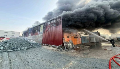 Mobilya atölyesi alevlere teslim oldu