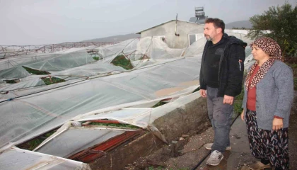 Örtü altı tarımın merkezi Kumlucada hortumun verdiği hasar gündüz ortaya çıktı