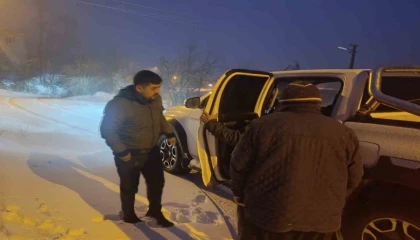 Osmaniyede karda mahsur kalan iki kadını ekipler kurtardı