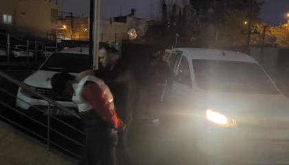 Parfüm hırsızları adli kontrol şartıyla serbest kaldı