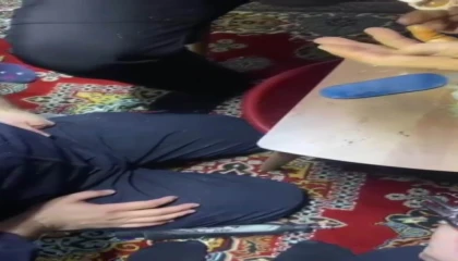 Parmağını kombi borusuna sıkıştırdı