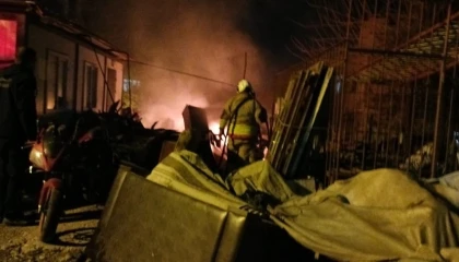 Payasta hurdalık alan alevlere teslim oldu