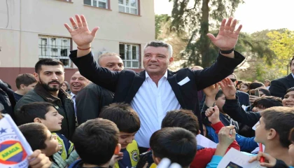 Sadettin Saran: Fenerbahçeyi bu sene şampiyon yaparak birçok çocuğumuzu Fenerbahçeli yapacağız