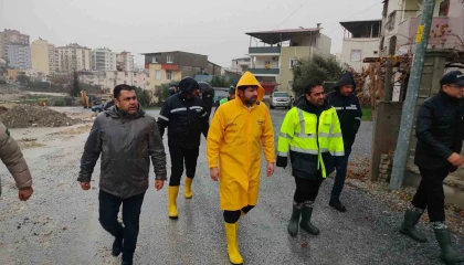 Tarsusta yoğun yağış sonrası tam saha müdahale