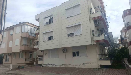 Yangın ihbarına gelen itfaiyeye evin içinde mangal sürprizi