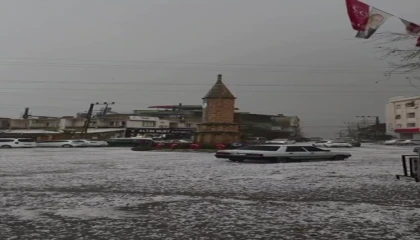 Adanada dolu yağışı etkili oldu