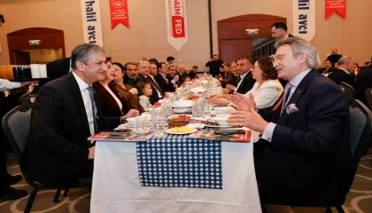 Adanada koruyucu aileler ve çocukları iftarda buluştu