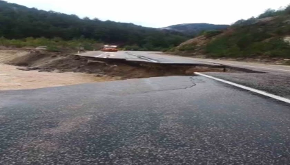 Adanada Kozan-Kayseri karayolu ulaşıma kapandı