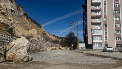 AFADdan Eğirdirde kaya düşmesi sonrası heyelan incelemesi