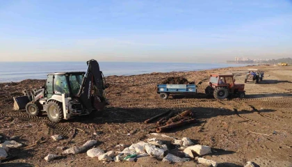 Akdeniz Belediyesinden sel sonrası yoğun çalışma