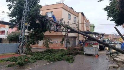 Akdenizde sağanak mesaisi gece boyu sürdü