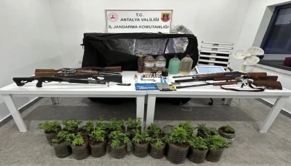 Alanyada uyuşturucu operasyonu: Sıvı metamfetamin ve kenevir ele geçirildi