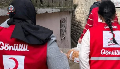 ANTAKYA KIZILAY’DAN GÖNÜLLERİ ISITAN İYİLİK HAREKETİ