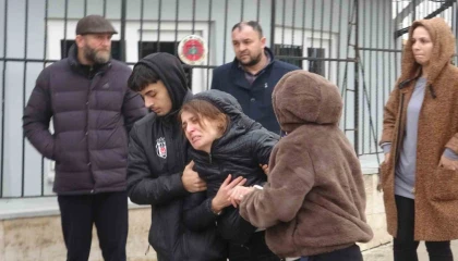 Antalyada 10 kişinin ölümüyle sonuçlanan kazada acı Adli Tıp Kurumu önüne taşındı