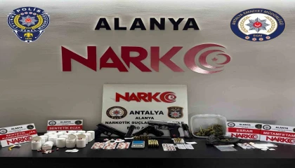 Antalyada eş zamanlı uyuşturucu operasyonu