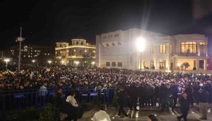 Asrın felaketinin 3ünci yıl dönümünde Hatayda binlerce kişi sessiz yürüyüş gerçekleştirdi