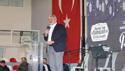 Başkan Öntürkten, CHP lideri Özele kaldırım taşı ve çöp konteyneri göndermesi