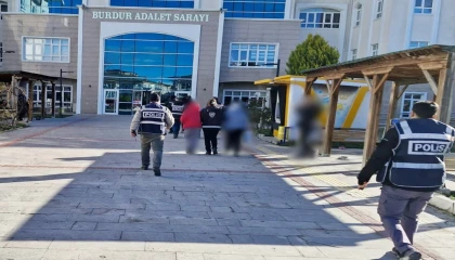 Burdurda 1 milyon değerinde sahte altın sattılar, polisten kaçamadılar