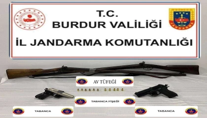 Burdurda çok sayıda ruhsatsız silah ve mühimmat ele geçirildi