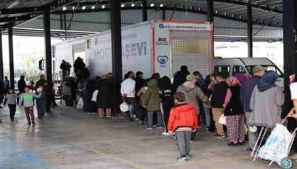 Büyükşehir Ramazan bereketini mahallelere taşıyor