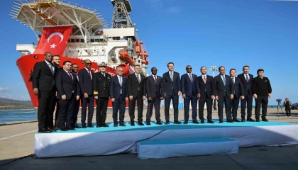 Çağrı Bey sondaj gemisi, Bakan Bayraktarın katıldığı törenle Somaliye uğurlandı