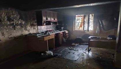 Camide çıkan yangın hasara neden oldu