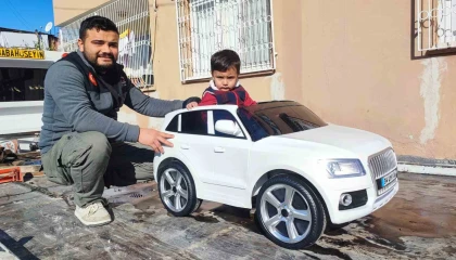 Çekiciyle gelen doğum günü sürprizi yüzleri güldürdü