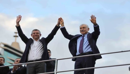 CHP Genel Başkanı Özel: Tutuksuz ve adil bir yargılama sürecinin yaşanmasını bekliyoruz