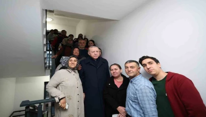 Cumhurbaşkanı Erdoğan ve Devlet Bahçeliden depremzede aileye ziyaret