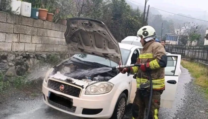 Dörtyolda otomobil yangını