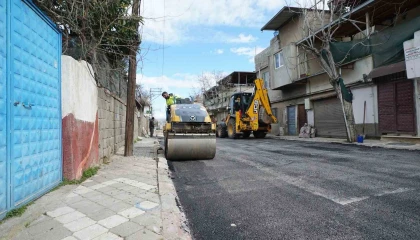 Dulkadiroğlunda yollar yenileniyor