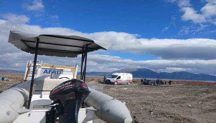 Eğirdir Gölünde balık avlarken tekneden düşen adam boğuldu