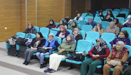 Finikeli kadınlara ‘Çevre Dostu Çiftçi Kart tanıtıldı