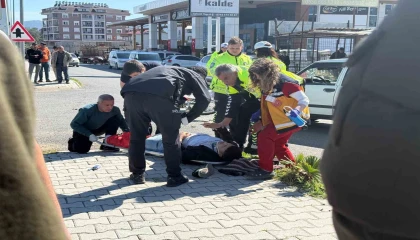 Gazipaşada otomobil ile motosiklet çarpıştı: 1 yaralı