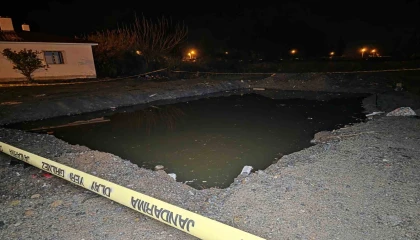 Hatayda su dolu temelin içindeki toplarını almak isterken düşen 2 kardeş çocuk öldü