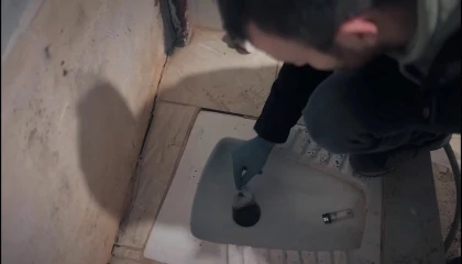 Hatayda tuvalet deliğinde zulalanan uyuşturucuyu polis buldu