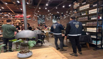 İskenderun polisi kafe ve kıraathanelere uygulama gerçekleştirdi