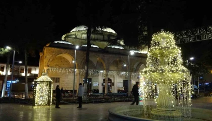 Ispartada hatimle teravihe yoğun akın: 15 camide her gece bir cüz okunuyor