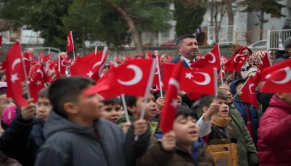Ispartadaki okullarda ikinci yarıyılın ilk dersi bayrak sevgisi oldu