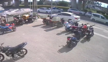 Jandarma trafik aracına çarpıp kaçtılar, yakalanınca ikisi birden ‘aracı ben kullanıyordum dediler