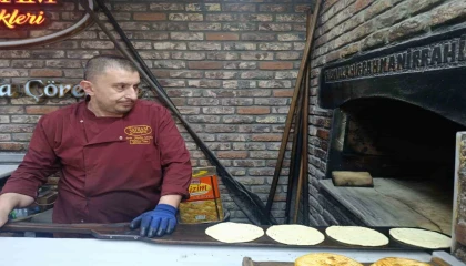 Kahramanmaraşın tecilli lezzeti Maraş çöreği Ramazan sofralarını süslüyor