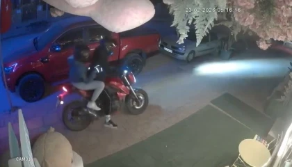 Kapıya 100 TL bırakıp 5 bin TLlik pelüş ayıyı çaldılar