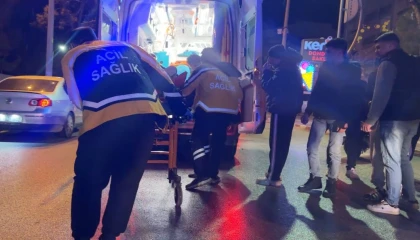 Kavşakta motosiklet ile otomobil çarpıştı: 2 yaralı