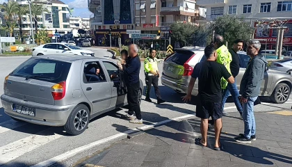 Kaza yapan motosikletli ısrarla polisi çağırdı, zararlı çıktı